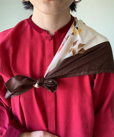 Two Tone Color Collarless Blouse