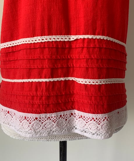 "80s" Embroidery Square Neck Tops