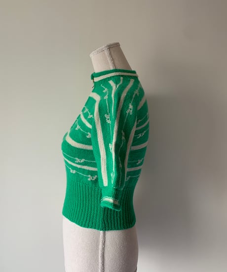 Half sleeve knit tops