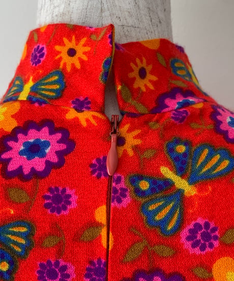 "90s" High Neck Sleeveless Dress
