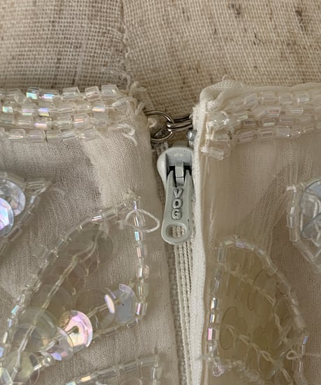 Illusion bees tops
