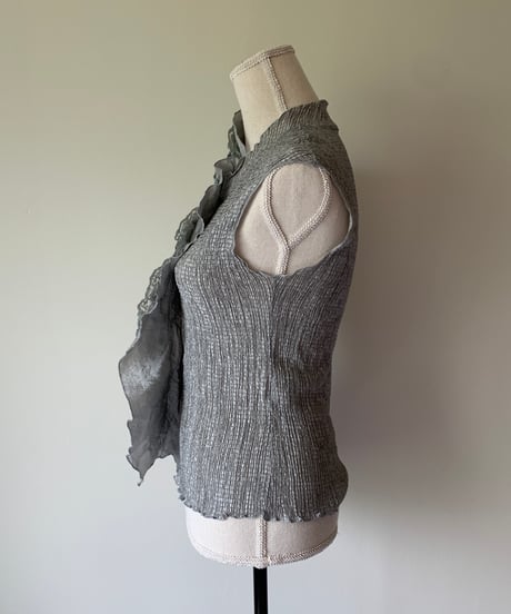 Lace and Frills Sleeveless Tops