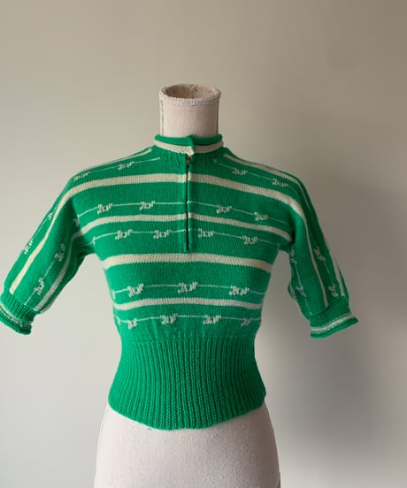 Half sleeve knit tops