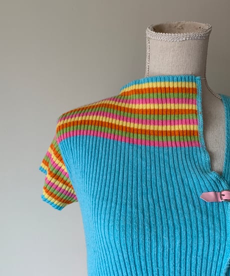 Short-sleeve colorful knit shirt