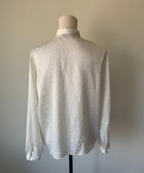 Double Button Wave Pattern Blouse