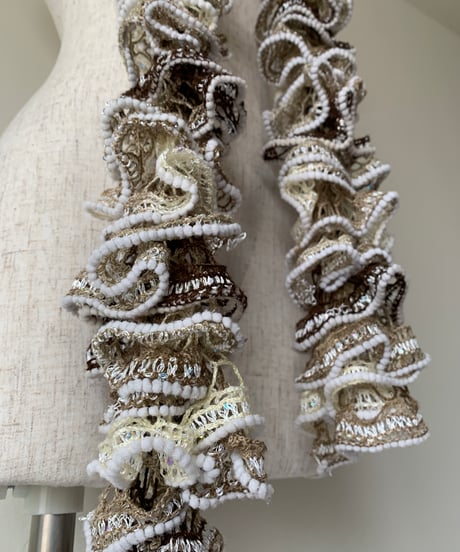 Strata Motif Frills Stall