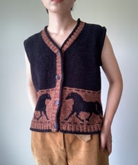 3 horses Sweater Vest