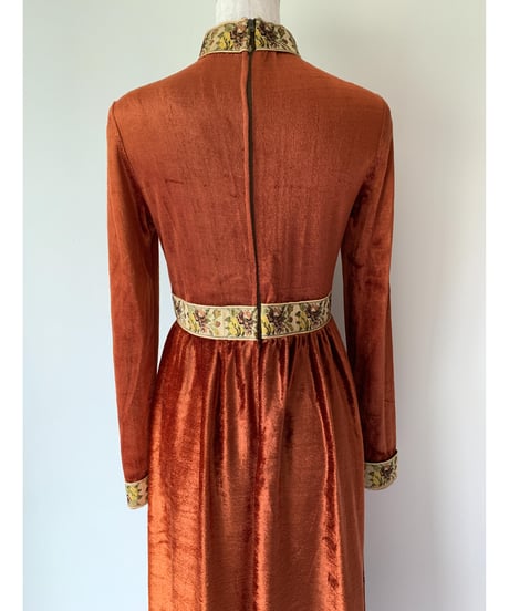 Velvet Embroidery Line Maxi Dress