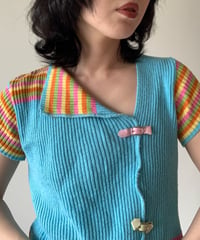 Short-sleeve colorful knit shirt