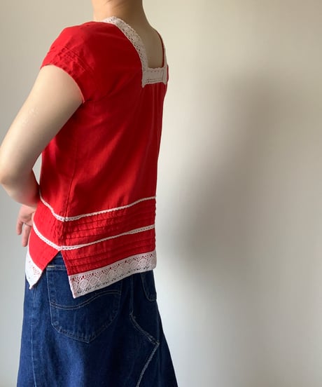 "80s" Embroidery Square Neck Tops