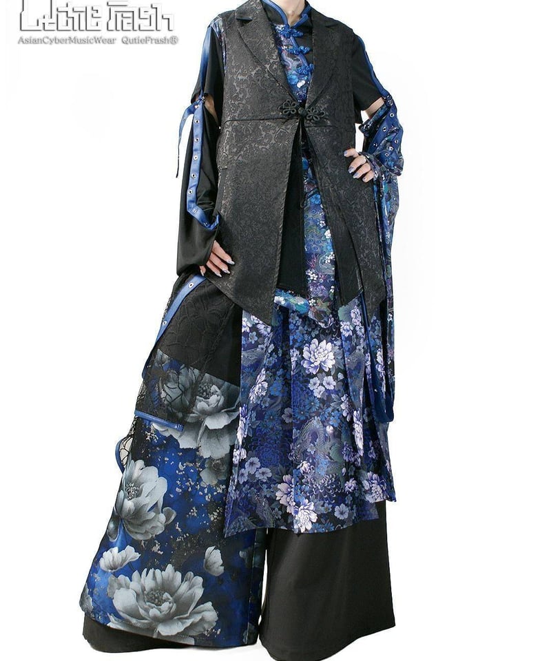 Qutie Frash 9941-PT 和柄バギーパンツ | TyCHE Maria nago