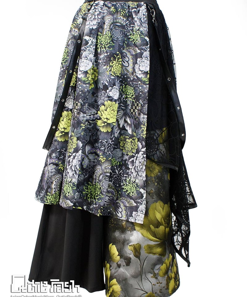 Qutie Frash 9941-PT 和柄バギーパンツ | TyCHE Maria nago