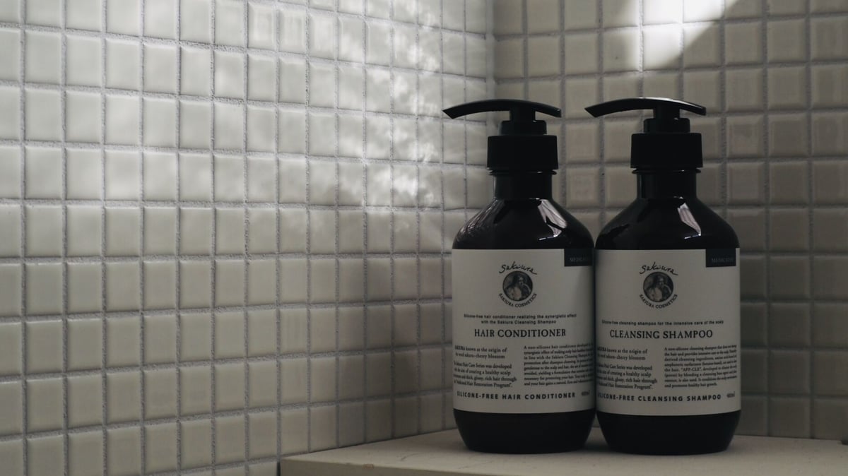 DECORTE シャンプー、コンディショナー　 2本セット ギフトボックス付き DECORTE シャンプー、コンディショナー 2本セット ギフト