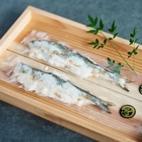 生熟れ・美濃国の天然鮎鮓（乳酸発酵）/ 2尾