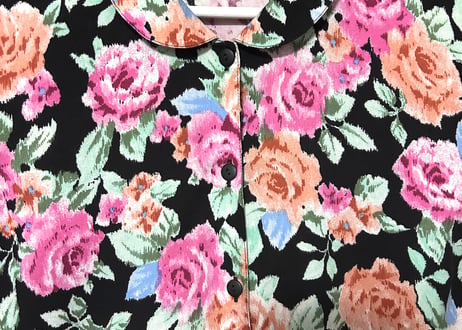 花柄 シャツ バラ 長袖 丸襟 カラフル レトロ 個性的 派手柄 おしゃれ かわいい ヴィンテージ used vintage 古着/club723 クラブ723(N638)