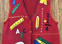 ニットベスト 赤 刺繍 手刺繍 スクール 学校 アメリカン カントリー ファンシー かわいい おしゃれ 個性的 ヴィンテージ 古着/club723 クラブ723(N772)