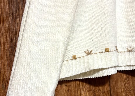 ニット セーター 白 刺繍 装飾 ハート レトロ おしゃれ 個性的 かわいい ヴィンテージ USA vintage used 古着/club723 クラブ723(N588)