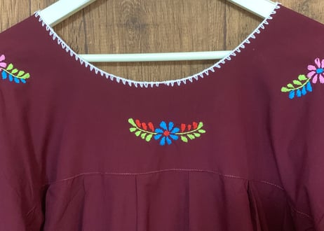 メキシカン ワンピース エスニック ヒッピー 花 刺繍 手刺繍 カラフル エンジ ボルドー メキシコ USA ヴィンテージ vintage 古着/ club723 (N407)