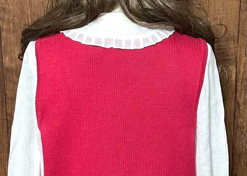 cos♡新品未使用。タグはなし。ピンク フワフワ ニットベスト ジッパー付き cos♡新品未使用。タグはなし。ピンク フワフワ ニットベスト