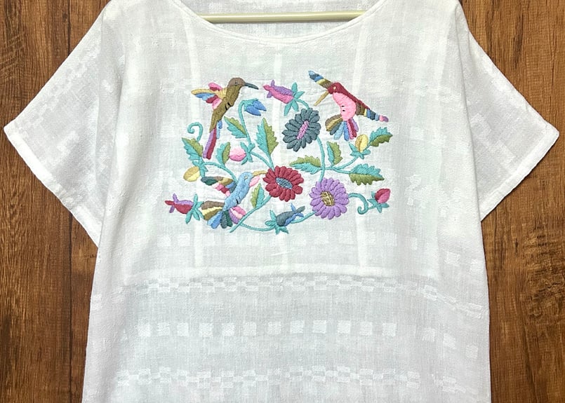 古着 カットソー レトロ 刺繍 トップス 花柄 ヴィンテージ メキシカンお花刺繍 カラフルステッチ フォークロア レトロ アメリカ