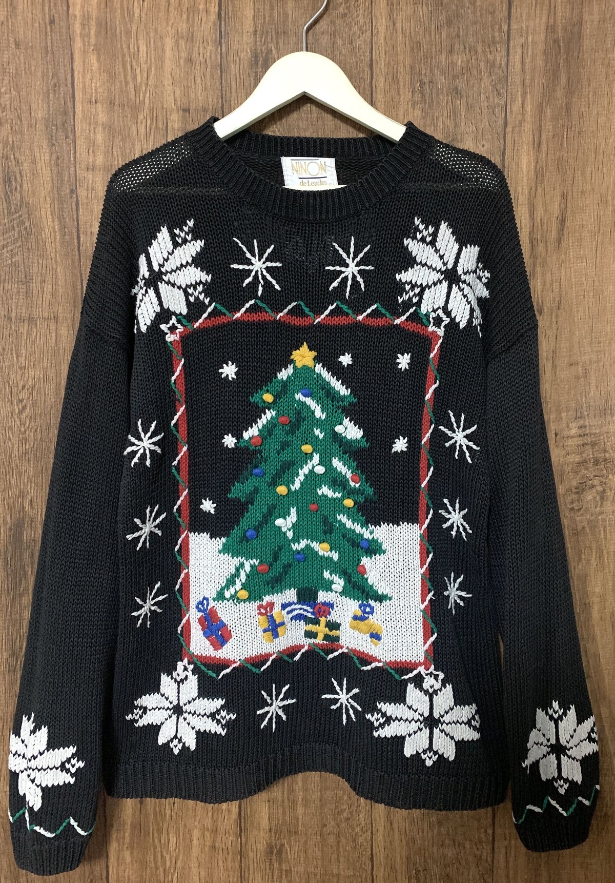 クリスマス ニット アグリー セーター 黒 刺繍 手刺繍 ツリー 雪