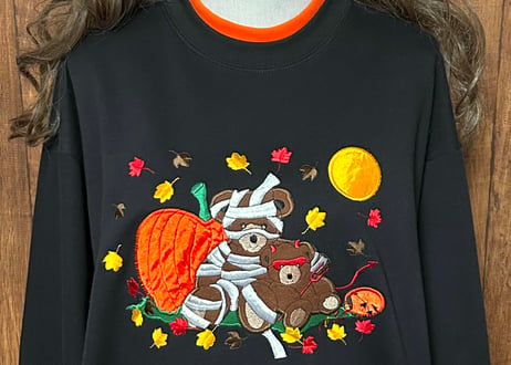 スウェット トレーナー くま テディベア ハロウィン ハロウィーン 黒 刺繍 カボチャ パンプキン 個性的 かわいい USA ヴィンテージ vintage 古着/club723(N575)