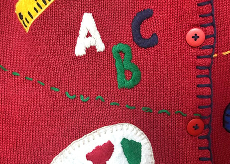 ニットベスト 赤 刺繍 手刺繍 スクール 学校 アメリカン カントリー ファンシー かわいい おしゃれ 個性的 ヴィンテージ 古着/club723 クラブ723(N772)