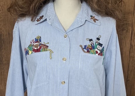 クリスマス 刺繍 ストライプ シャツ くま ジンジャーブレッドマン おもちゃ 兵隊 スノーマン 雪だるま 木馬 プレゼント ヴィンテージ vintage used 古着/club723 (N364)
