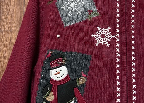 スノーマン 雪だるま ニット セーター カーディガン エンジ 刺繍 鳥 雪 冬 ヴィンテージ カントリー レトロ カラフル 個性的 かわいい vintage used 古着/club723(N444)