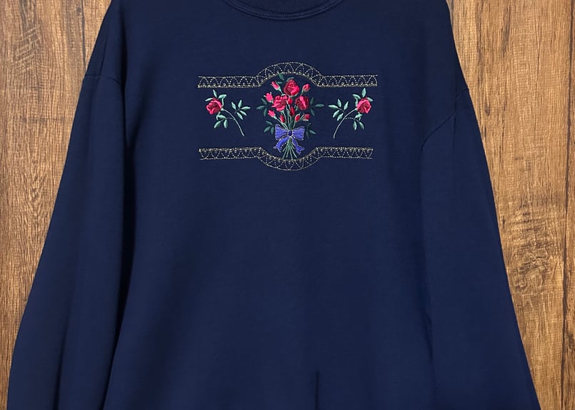 ネイビー 紺 スウェット スエット トレーナー 花 お花 刺繍 二重 ネイビー 紺 スウェット スエット トレーナー 花 お花 刺繍 二重