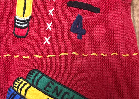 ニットベスト 赤 刺繍 手刺繍 スクール 学校 アメリカン カントリー ファンシー かわいい おしゃれ 個性的 ヴィンテージ 古着/club723 クラブ723(N772)