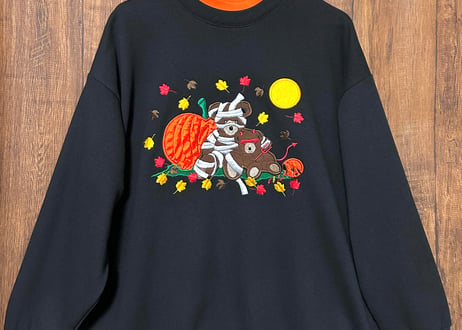 スウェット トレーナー くま テディベア ハロウィン ハロウィーン 黒 刺繍 カボチャ パンプキン 個性的 かわいい USA ヴィンテージ vintage 古着/club723(N575)