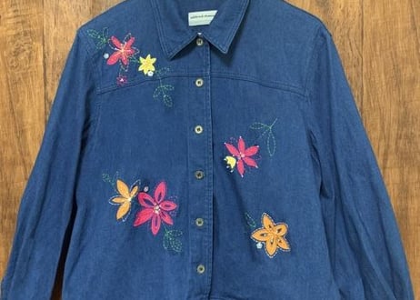 デニム　ジャケット　ブルゾン　アウター　花　刺繍　装飾　ストレッチ　ポケット付き　アメリカ　USA vintage used  古着/ club723(N75)