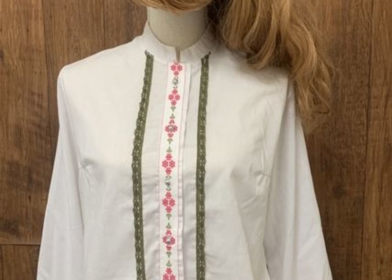 EU VINTAGEヨーロッパ古着パールボタンレースレイヤードゴブラン刺繍コート EU VINTAGEヨーロッパ古着パールボタンレースレイヤードゴブラン