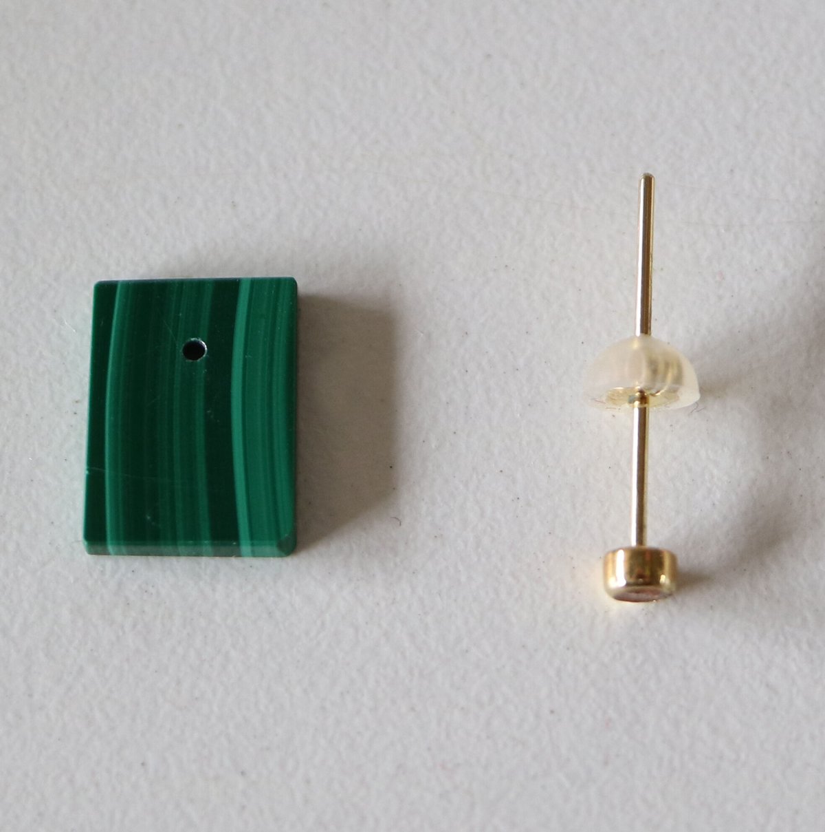 Green agate single 18k pierce | kazumi. jewelry