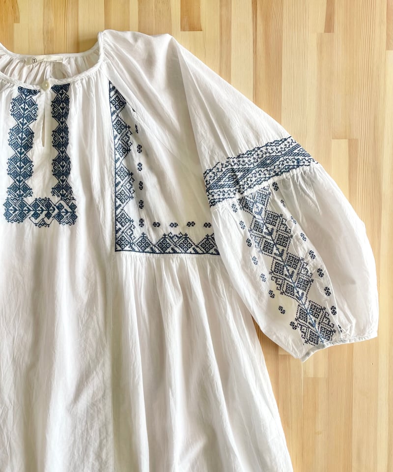 TANG 刺繍プルオーバー | NOON MOON