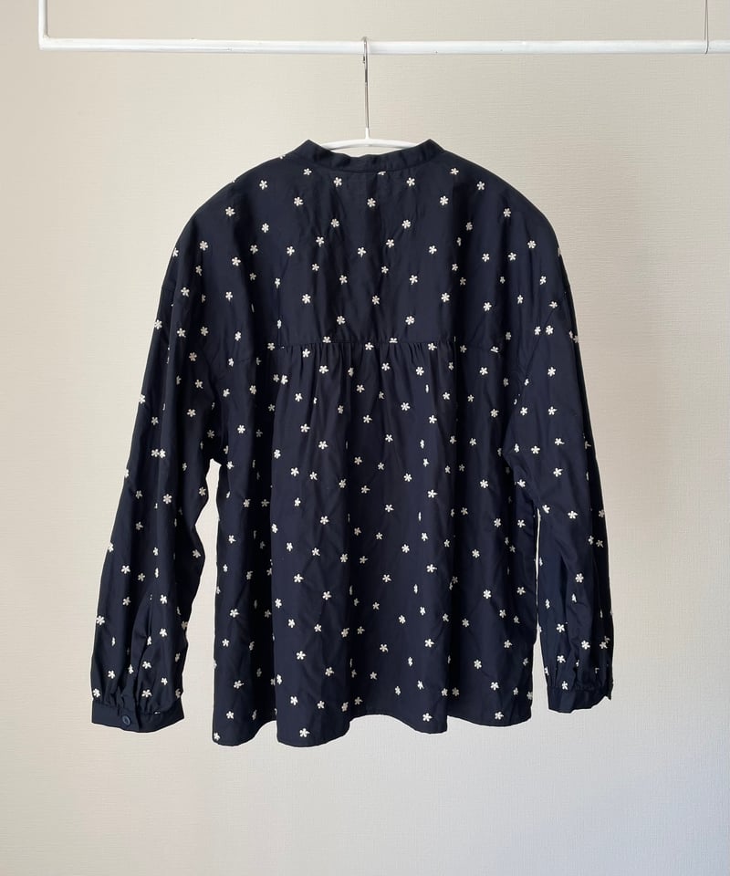 NATURAL LAUNDRY オハナ刺繍 ギャザーシャツ | NOON MOON