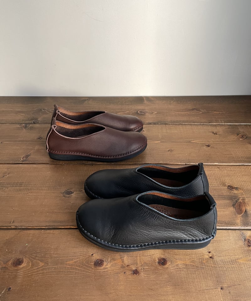 ramble comfortオイルシュリンクV型スリッポン | NOON MOON