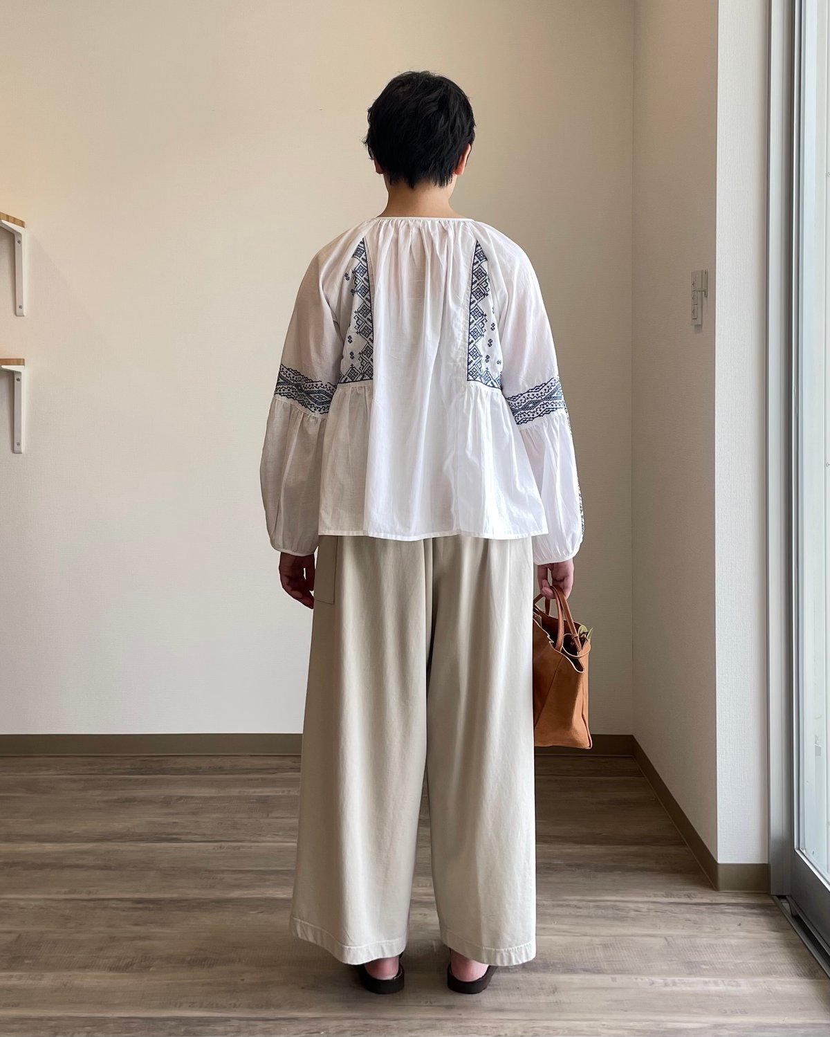 TANG 刺繍プルオーバー | NOON MOON