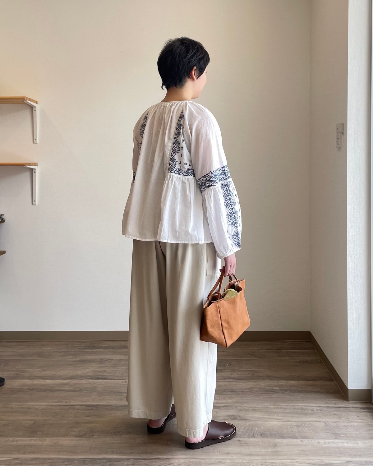 TANG 刺繍プルオーバー | NOON MOON