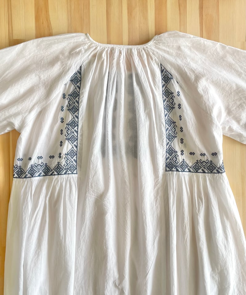 TANG 刺繍プルオーバー | NOON MOON