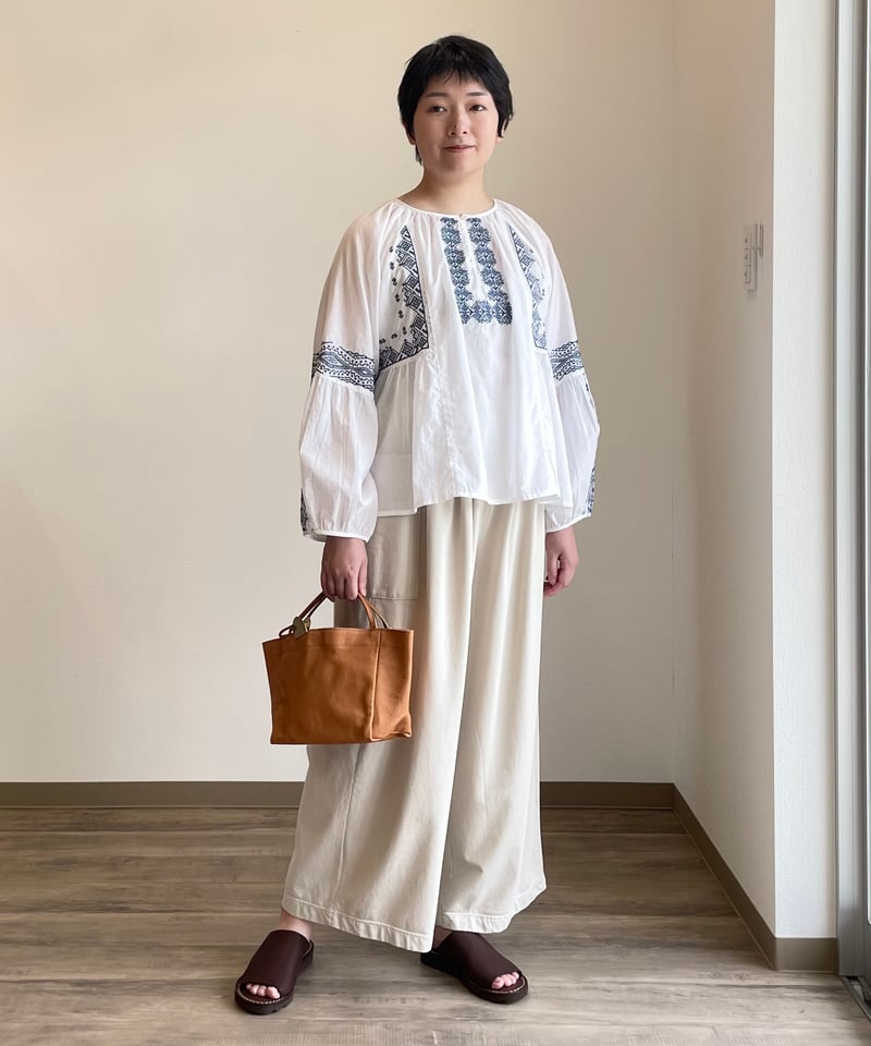 ☆新品☆ Ｍ.＆KYOKO コットン混フラワー刺繍風柄 ブルオーバー ☆新品☆ M.＆KYOKO コットン混フラワー刺繍風柄 ブルオーバー