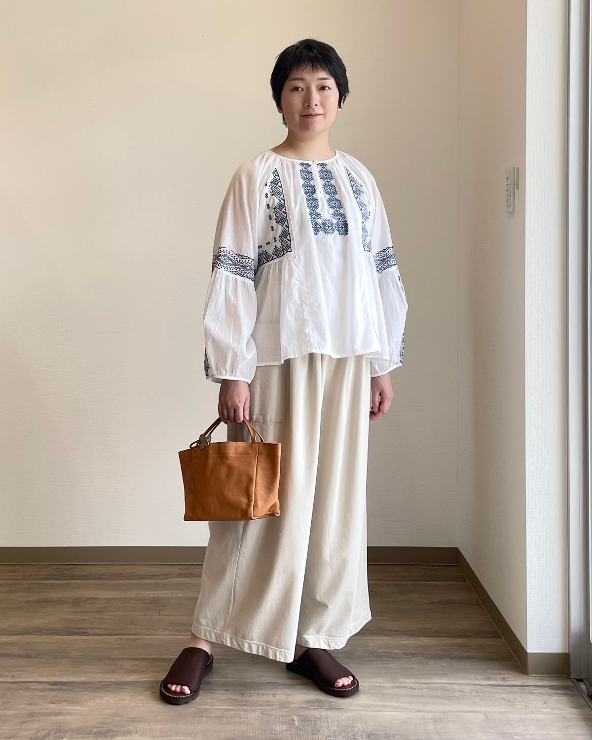 TANG 刺繍プルオーバー | NOON MOON