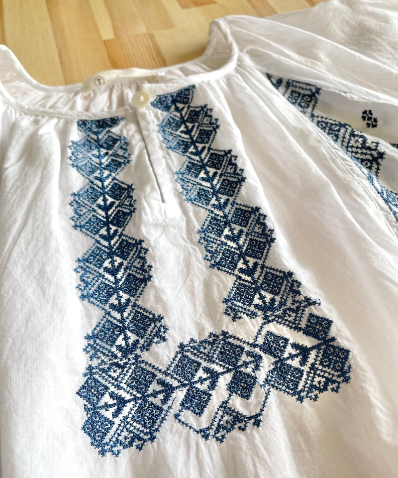 TANG 刺繍プルオーバー | NOON MOON