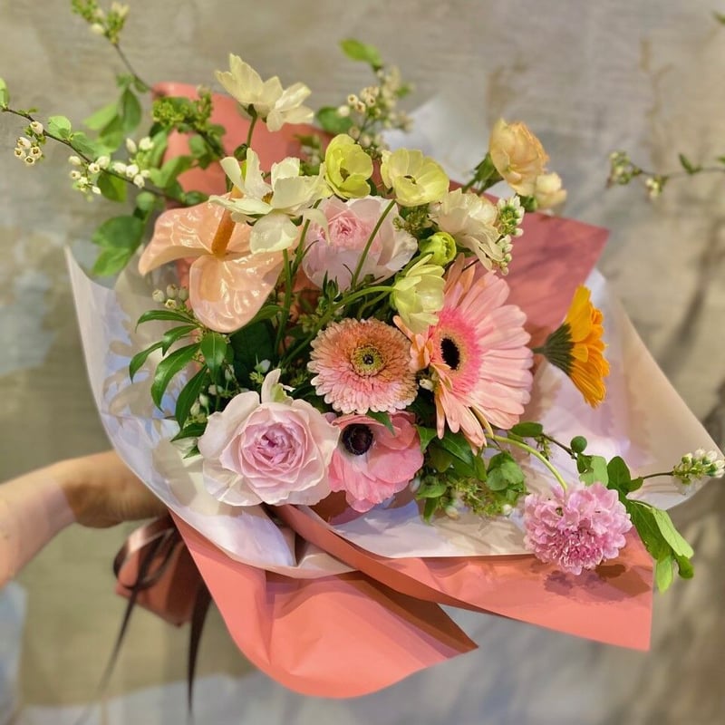 季節のブーケ-M- ¥6000+送料 | UTSUWA FLOWER