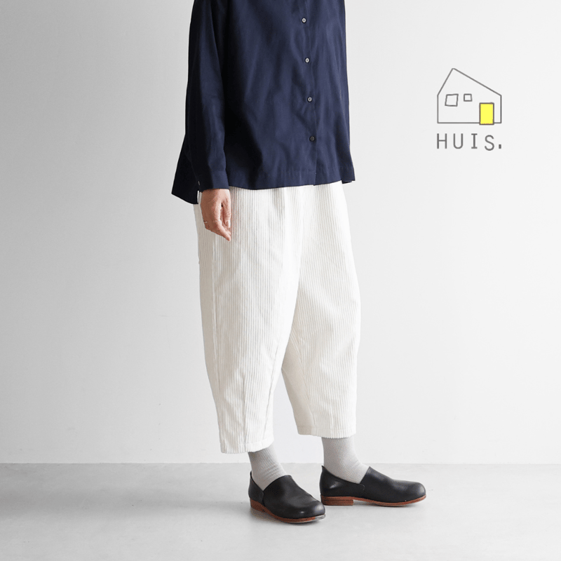 HUIS. シャトルコーデュロイバルーンパンツ（極太畝・オフホワイト 
