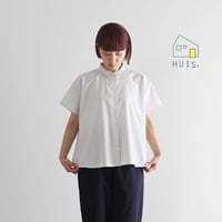 HUIS.  オーガニックコットン丸襟半袖ブラウス（ホワイトグレー）U120
