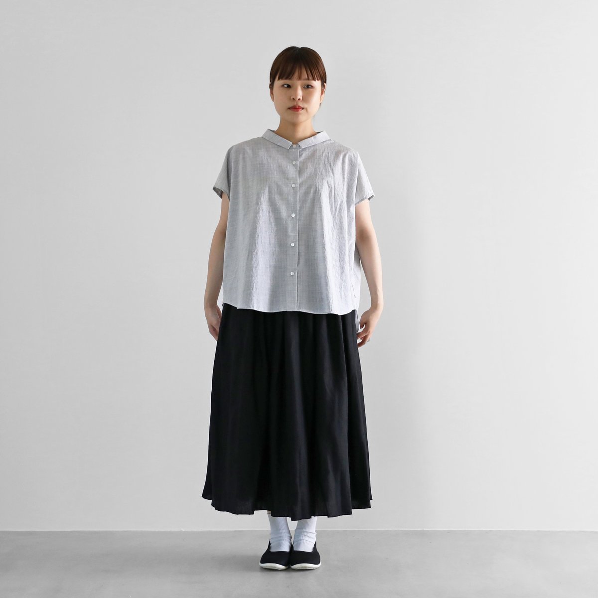 HUIS. コードレーンフレンチスリーブワイドブラウス（トップ糸グレー