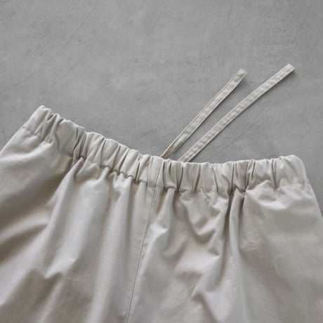 HUIS.  バフクロスバルーンパンツロング（グレージュ）【ユニセックス】506L