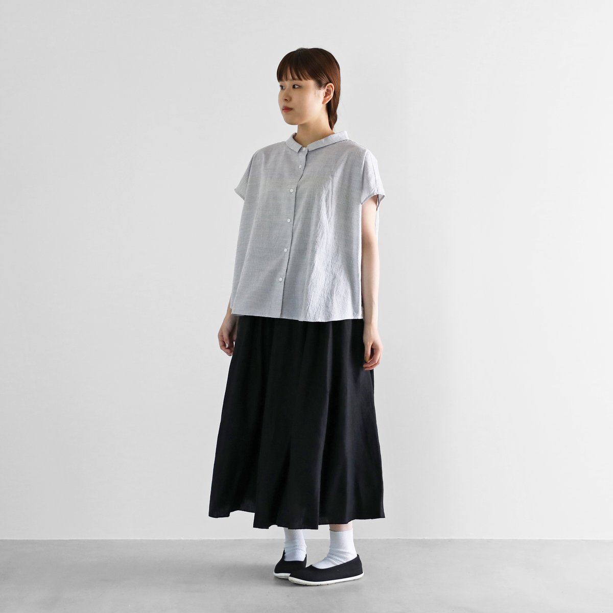HUIS. コードレーンフレンチスリーブワイドブラウス（トップ糸グレー